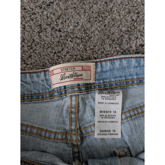 Levi Strauss Signature Womens Light Wash Stretch Denim Shorts Size 16 Misses - Picture 4 of 5